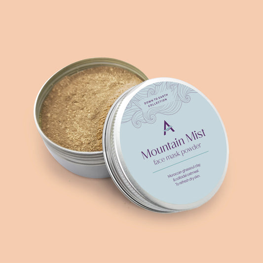 Mountain Mist face mask powder for dry skin with Rhassoul Clay & collodial oatmeal. Fragrance free and packaged in an eco-friendly aluminium tin.