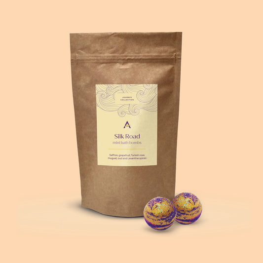 Pouch of mini Silk Road bath bombs in exotic spice scent
