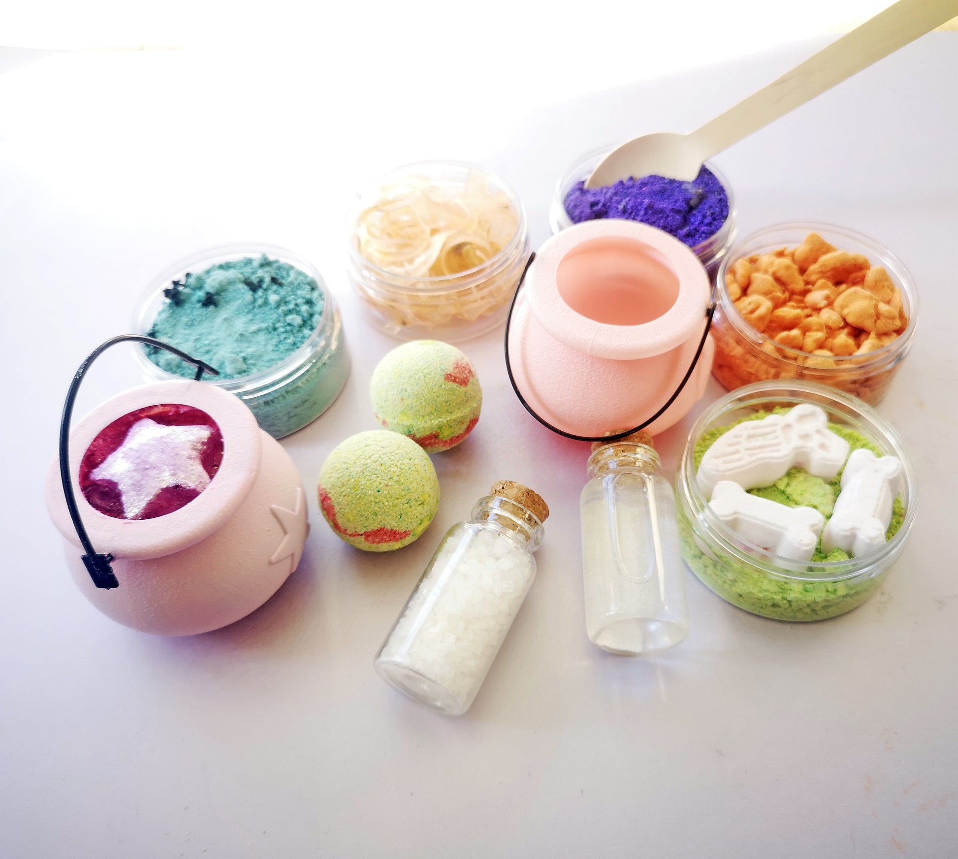 Halloween Bath Potion Kit | Witchcraft & Boneyard Cauldron Bath Set | Spooky Bath Fun