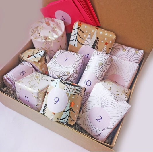 Luxury 12 Days Of Christmas Pamper Git Box With 12 Gift Wrapped Products & 12 Envelopes Inspired By The 12 Days Of Christmas Song