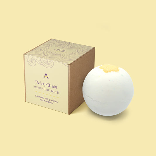 Daisy Chain floral bath bomb with box