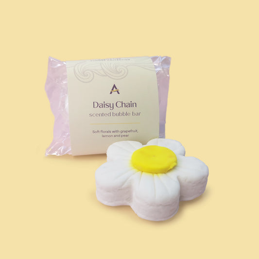 Daisy Chain floral bubble bar and packaging